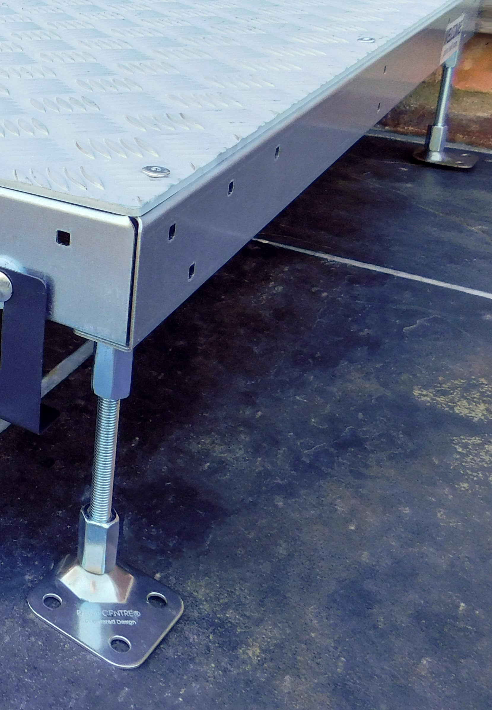 Stepページ Welcome Giant Half-Step Height Extension Kit | Easy Access