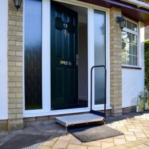Welcome - Giant Half-Step with Handrail Kit