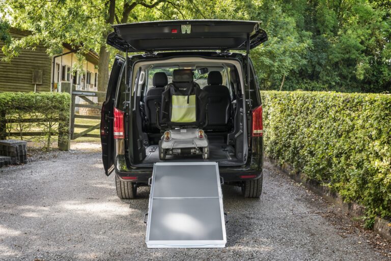 1 Aerolight Broadfold AB18 Van Loading